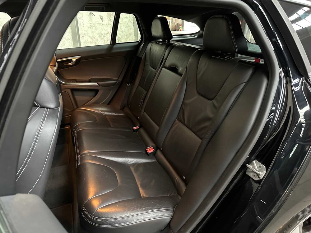 Volvo V60 2.4 D6 AWD Pl.i Summe. 215PS 2013, 4-SJX-92