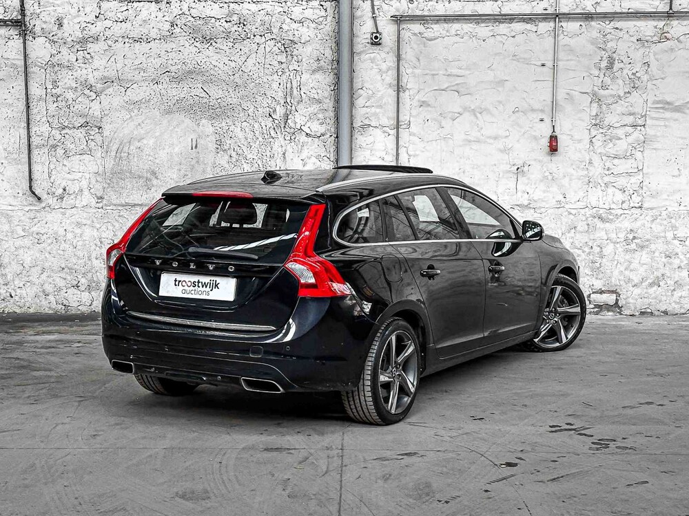 Volvo V60 2.4 D6 AWD Pl.i Summe. 215PS 2013, 4-SJX-92