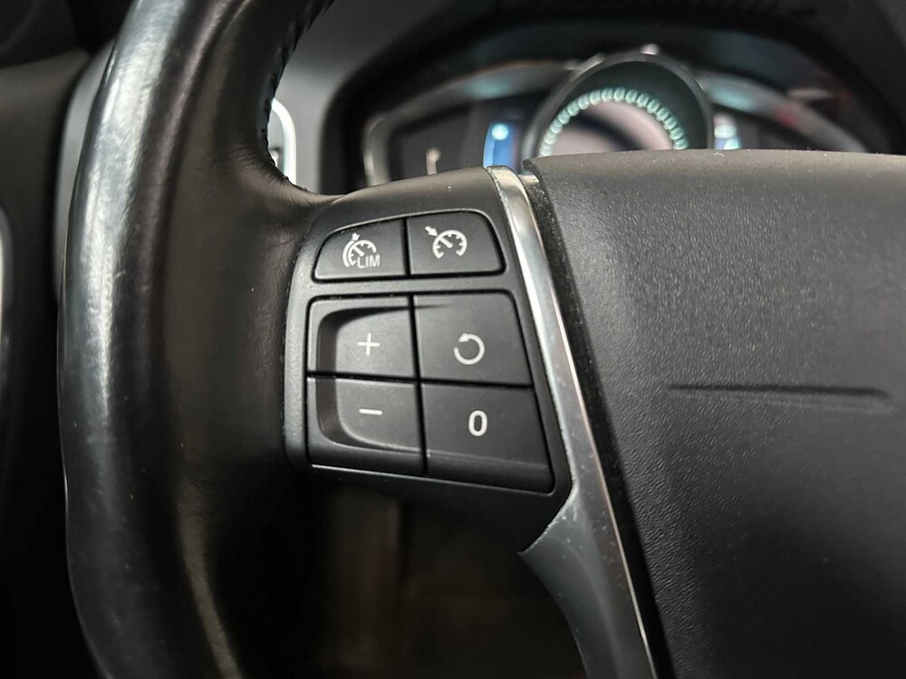 Volvo V60 2.4 D6 AWD Pl.i Summe. 215PS 2013, 4-SJX-92