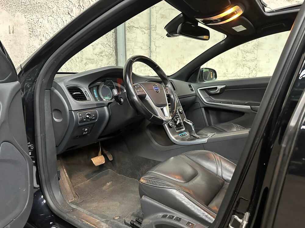Volvo V60 2.4 D6 AWD Pl.i Summe. 215PS 2013, 4-SJX-92