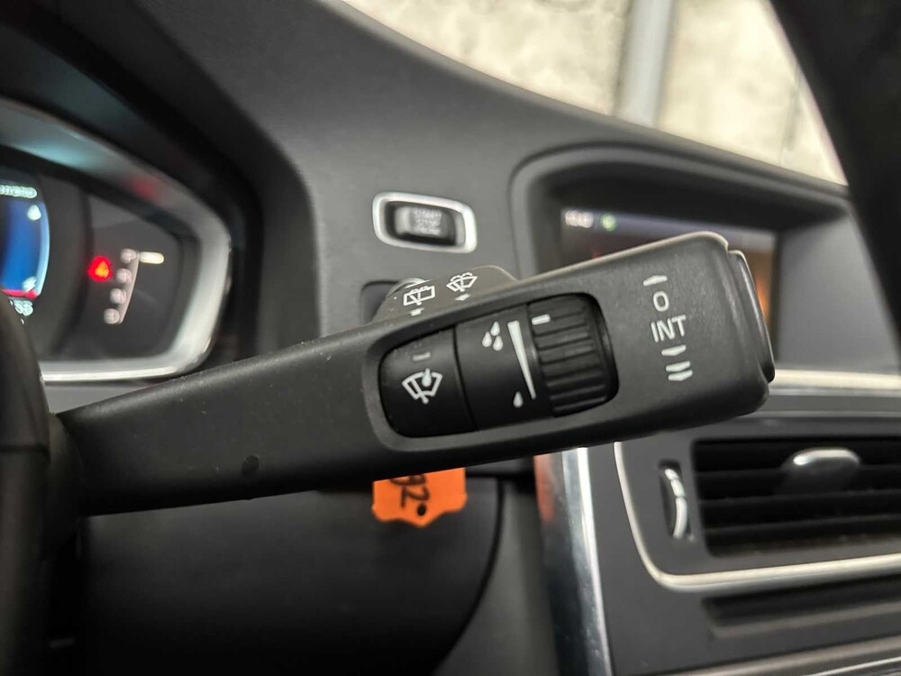 Volvo V60 2.4 D6 AWD Pl.i Summe. 215PS 2013, 4-SJX-92