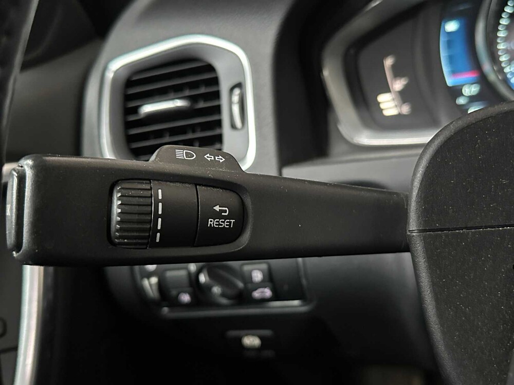 Volvo V60 2.4 D6 AWD Pl.i Summe. 215PS 2013, 4-SJX-92