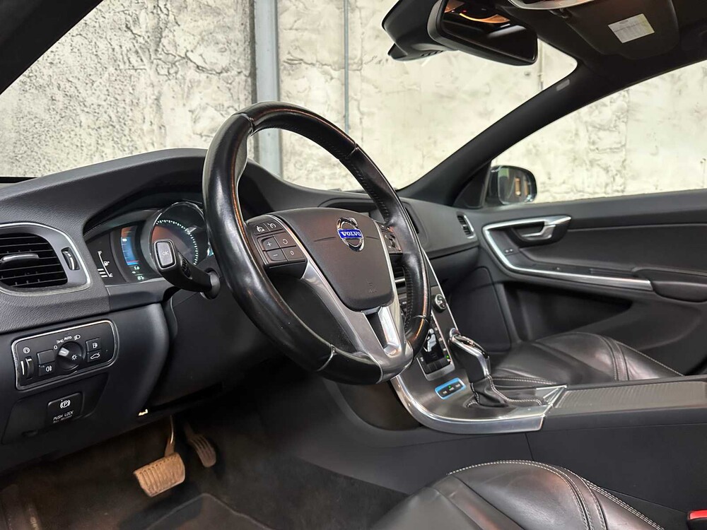 Volvo V60 2.4 D6 AWD Pl.i Summe. 215PS 2013, 4-SJX-92