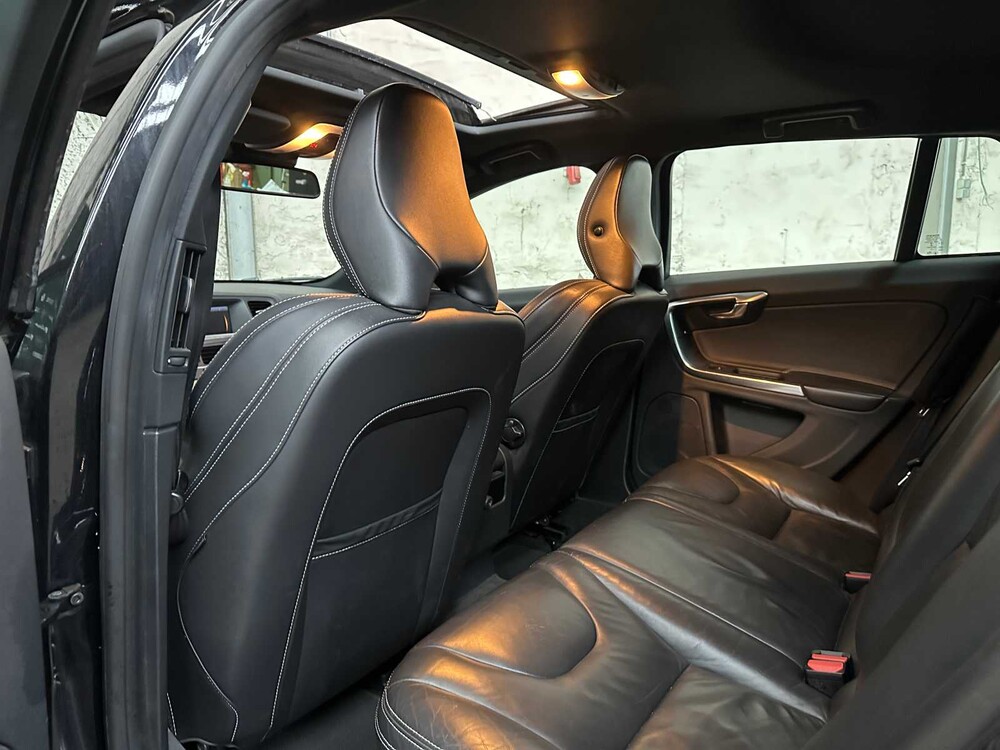 Volvo V60 2.4 D6 AWD Pl.i Summe. 215PS 2013, 4-SJX-92