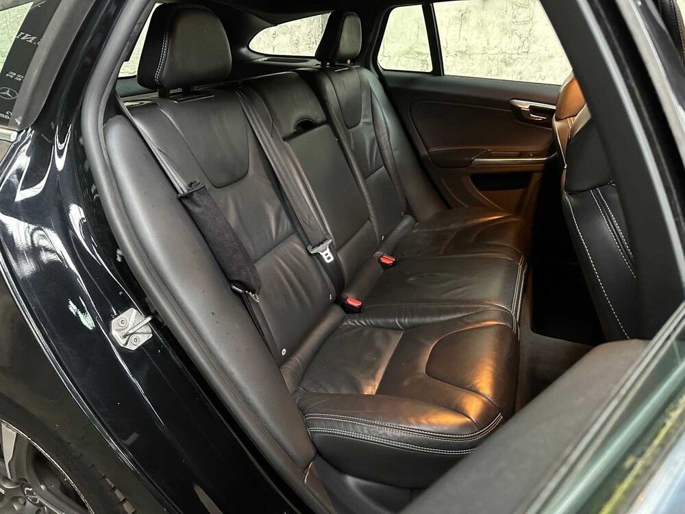 Volvo V60 2.4 D6 AWD Pl.i Summe. 215PS 2013, 4-SJX-92