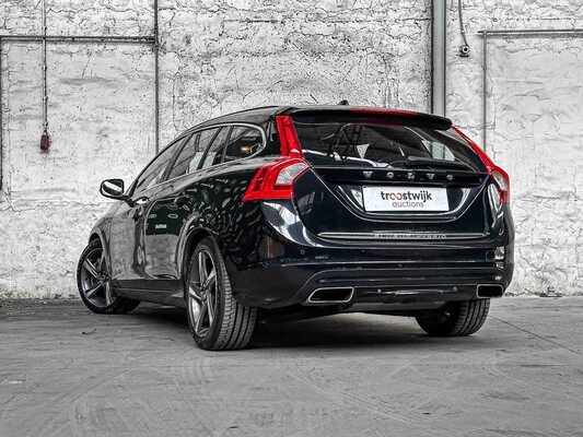 Volvo V60 2.4 D6 AWD Pl.i Sum. 215hp 2013, 4-SJX-92