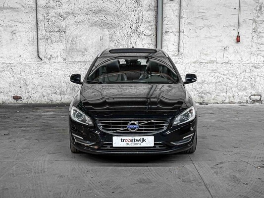 Volvo V60 2.4 D6 AWD Pl.i Sum. 215hp 2013, 4-SJX-92