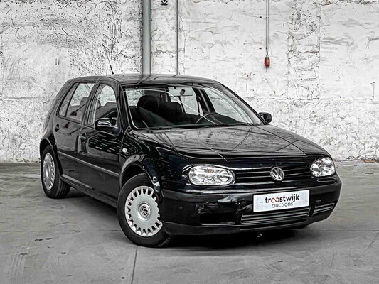 Volkswagen Golf 2.0 Trendline 116hp 2000, 32-DT-ZH