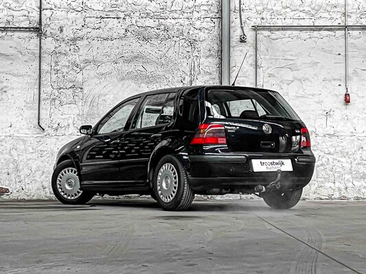 Volkswagen Golf 2.0 Trendline 116hp 2000, 32-DT-ZH