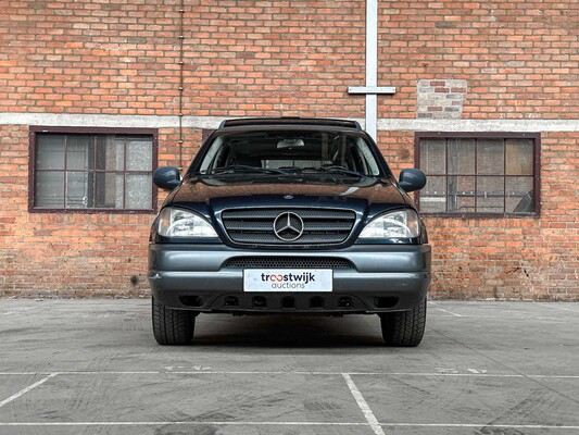 Mercedes-Benz M-class 270 CDI 163hp 2001 (Original-NL), 95-HF-SV