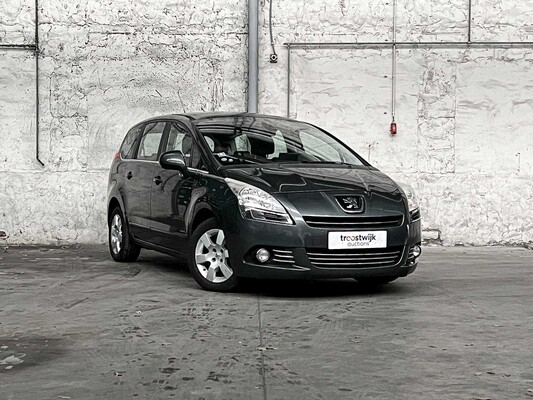 Peugeot 5008 1.6 THP B.L. Exe 7p. 156hp 2013, 9-TFV-33