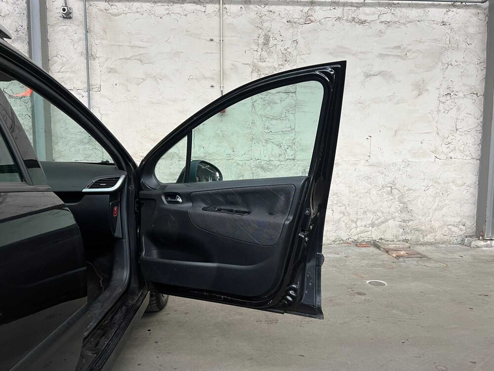 Peugeot 207 SW 1.6 VTi XS 120PS 2008, 70-ZR-PP