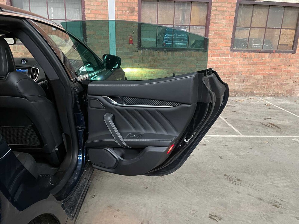 Maserati Ghibli 3.0 V6 GranLusso 349pk 2019 (Origineel-NL), XJ-658-T