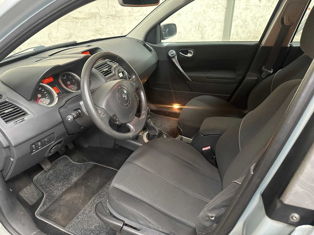 Renault Mégane Grand Tour 2.0-16V Dynam.Luxe 135PS 2005, 99-RV-ZB