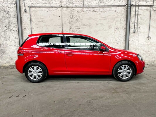 Volkswagen Golf 1.4 Trendline 80hp 2009, NJ-276-K