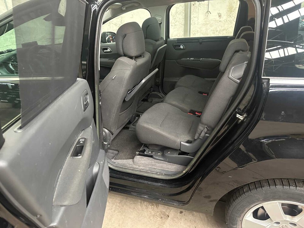 Peugeot 5008 1.6 THP Active 7p. 156PS 2012, 18-XVZ-7