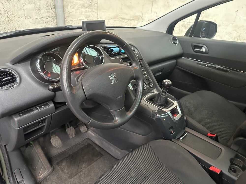 Peugeot 5008 1.6 THP Active 7p. 156PS 2012, 18-XVZ-7