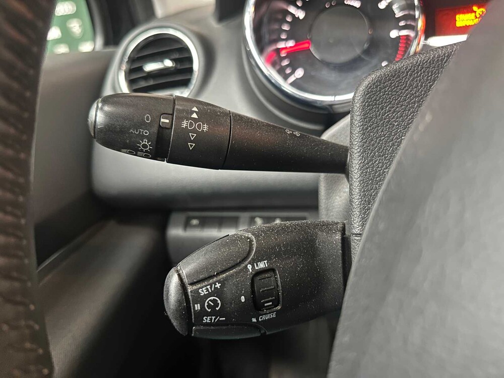 Peugeot 5008 1.6 THP Active 7p. 156PS 2012, 18-XVZ-7