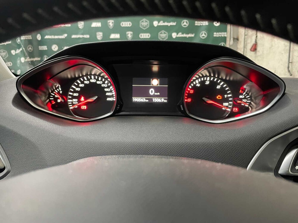 Peugeot 308 1.5 BlueHDi Blue Lease Premium 131PS 2019, XG-692-V