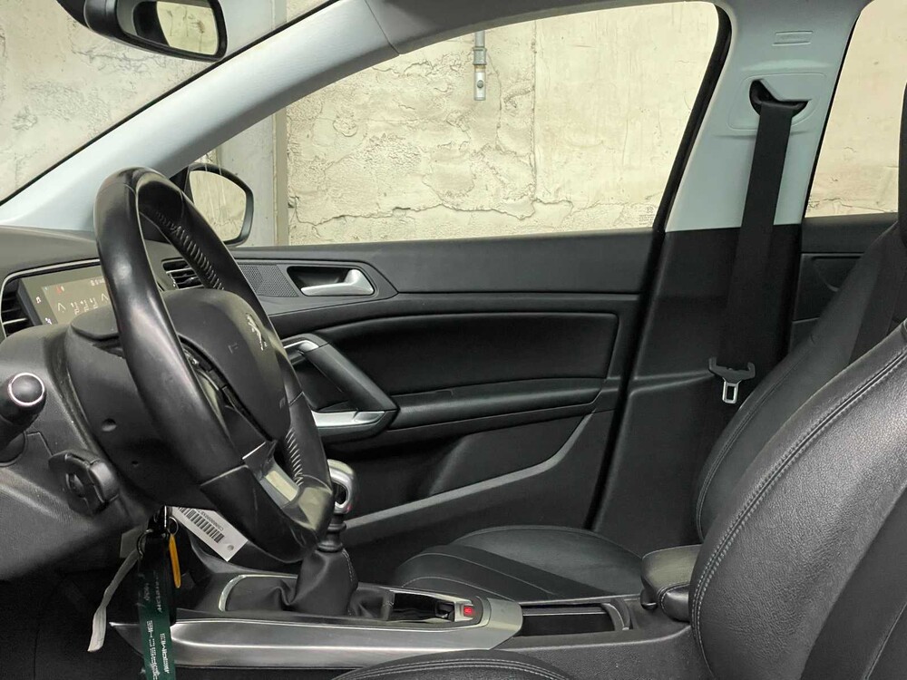 Peugeot 308 1.5 BlueHDi Blue Lease Premium 131PS 2019, XG-692-V