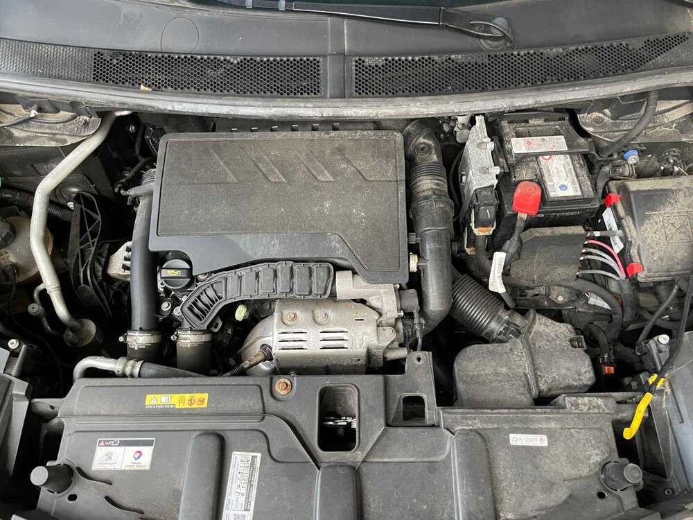 Peugeot 5008 1.2 PT BL. Premium 131PS 2020, H-094-HS