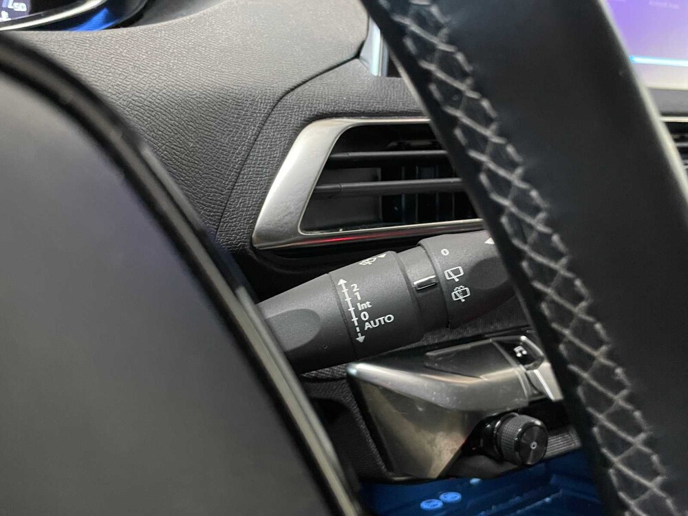 Peugeot 5008 1.2 PT BL. Premium 131PS 2020, H-094-HS