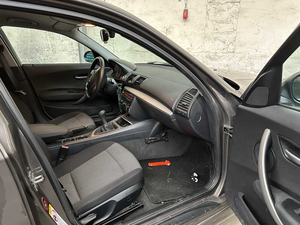 BMW 116i Business Line 1er 116PS 2006, 77-SG-JZ