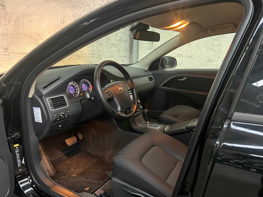 Volvo V70 145PS 2009, H-832-ZN