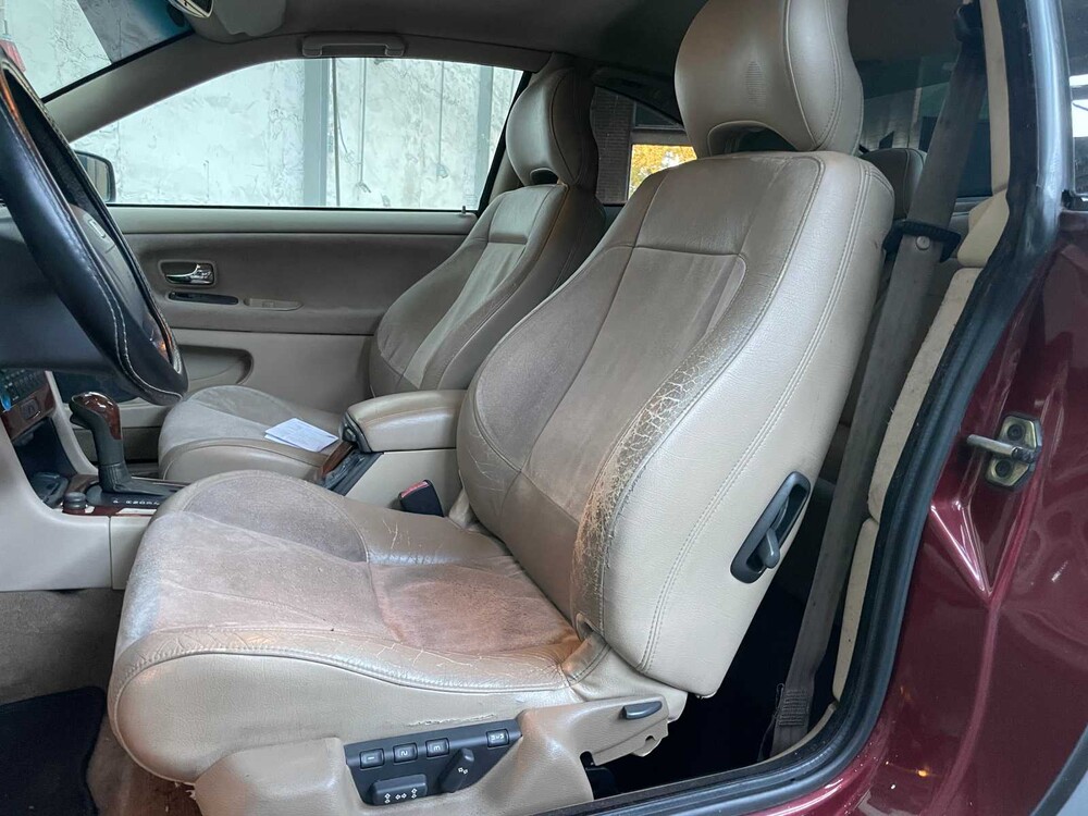 Volvo C70 2.4 193PS 2002 (Original-NL), 44-HV-DP