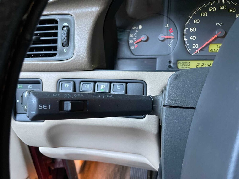 Volvo C70 2.4 193PS 2002 (Original-NL), 44-HV-DP