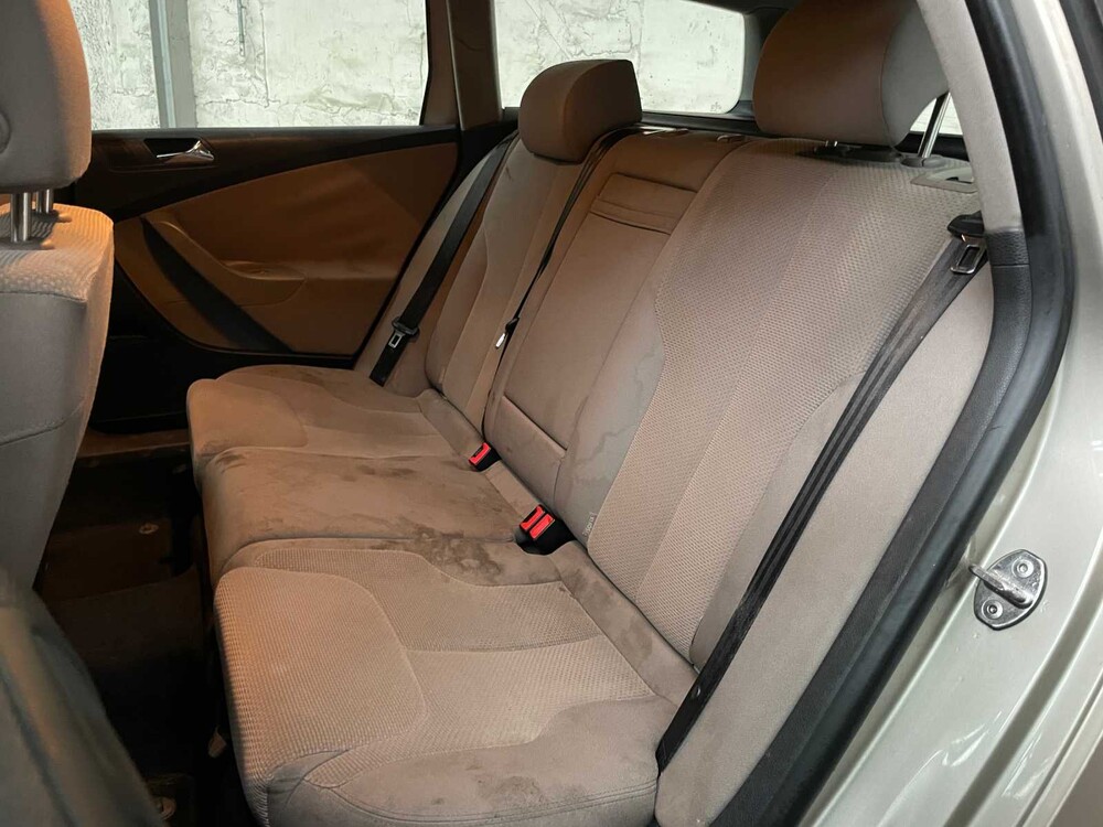 Volkswagen Passat Variant 2.0 TDI Comfortline 140PS 2006 (Original-NL), 83-SR-SX