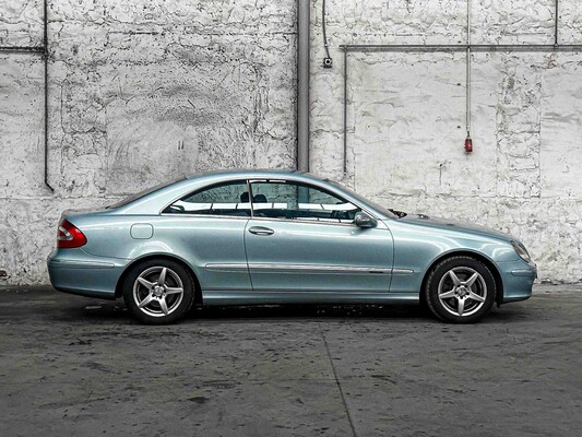 Mercedes-Benz CLK-class Coupé 240 Avantgarde 170hp 2002, L-564-PN