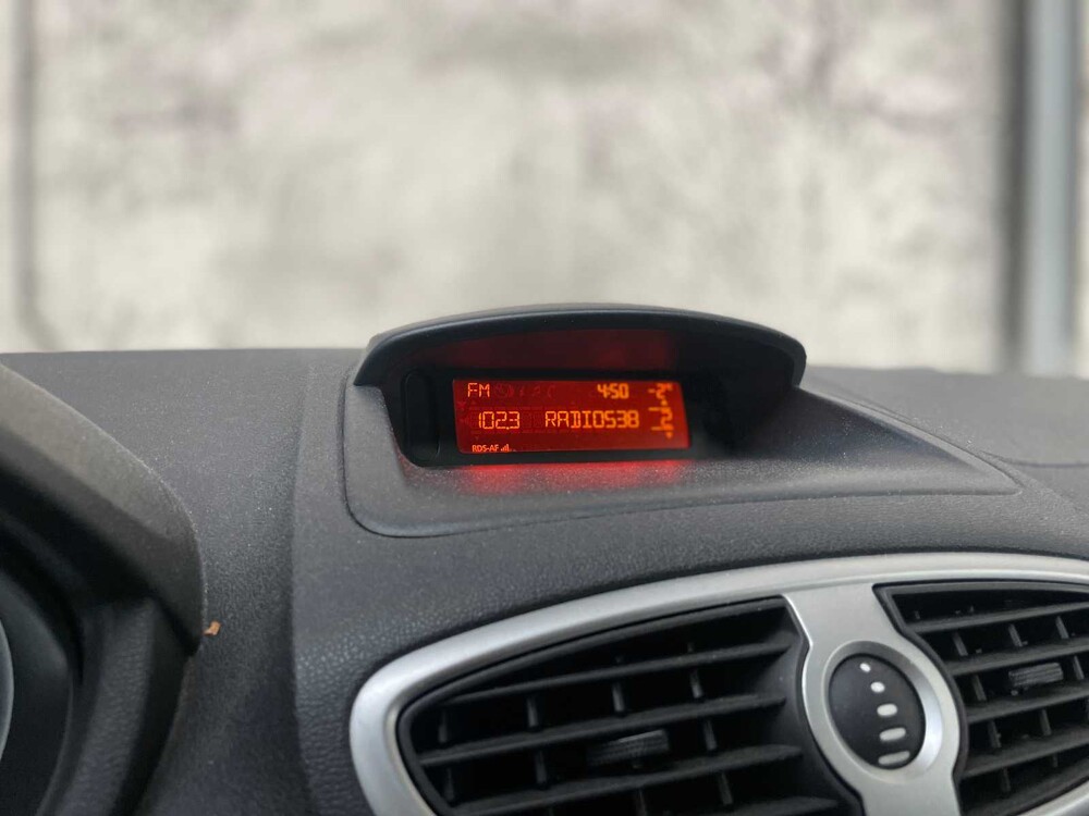 Renault Clio Kombi 1.2-16V Authentique 75PS 2011 (Original-NL), 06-RFL-1