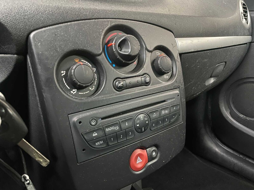 Renault Clio Kombi 1.2-16V Authentique 75PS 2011 (Original-NL), 06-RFL-1