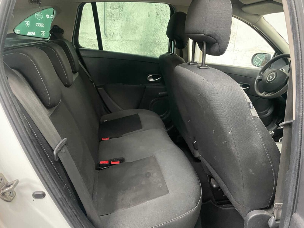 Renault Clio Kombi 1.2-16V Authentique 75PS 2011 (Original-NL), 06-RFL-1