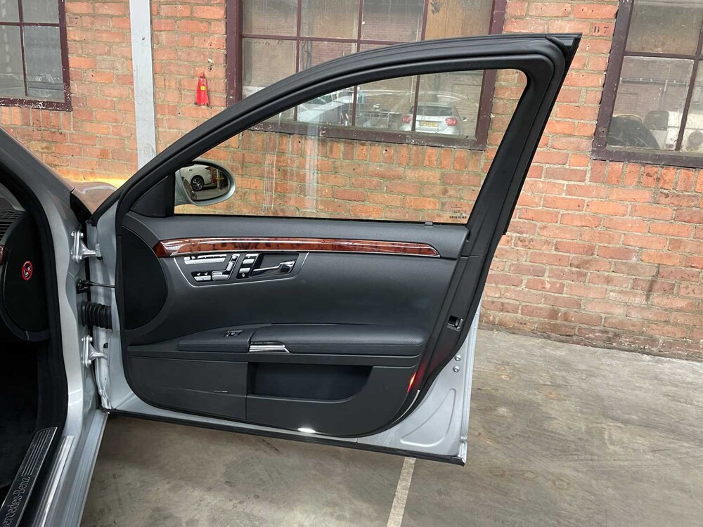 Mercedes-Benz S500 Prestige Plus 5.5 V8 W221 387PS 2006, 76-SK-HB Youngtimer