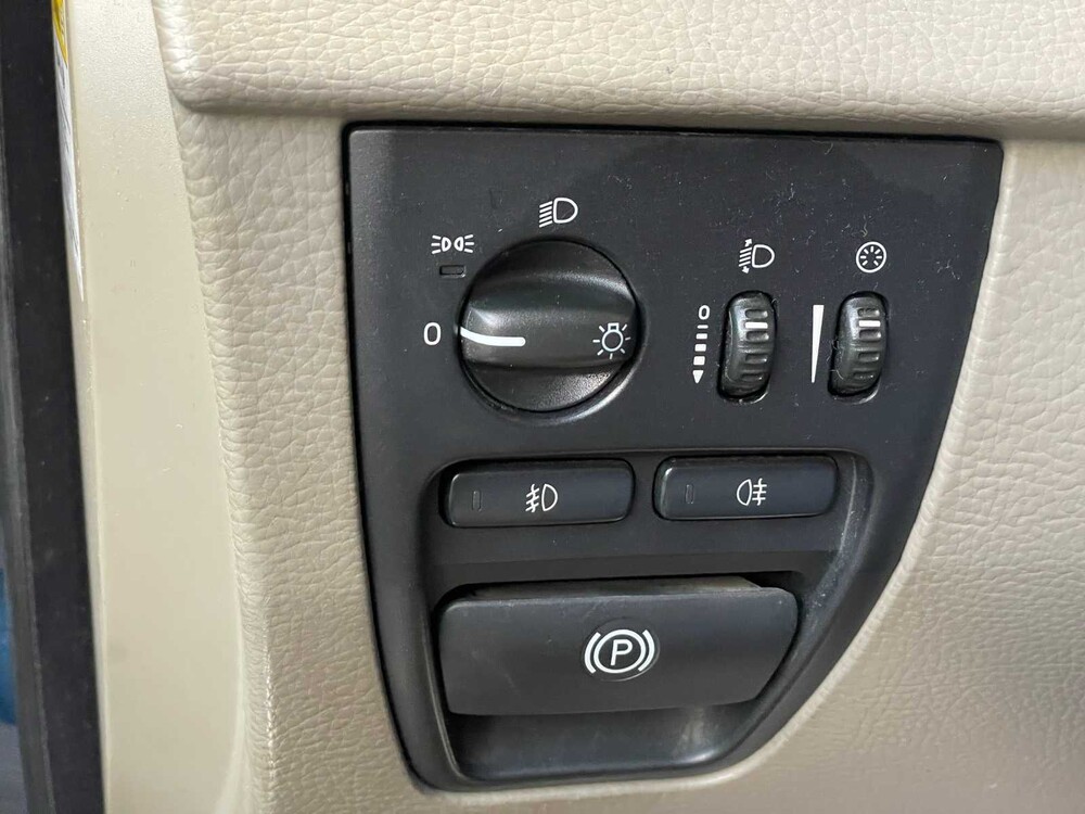 Volvo XC90 2.5 T 209hp 2004, 21-NR-TZ