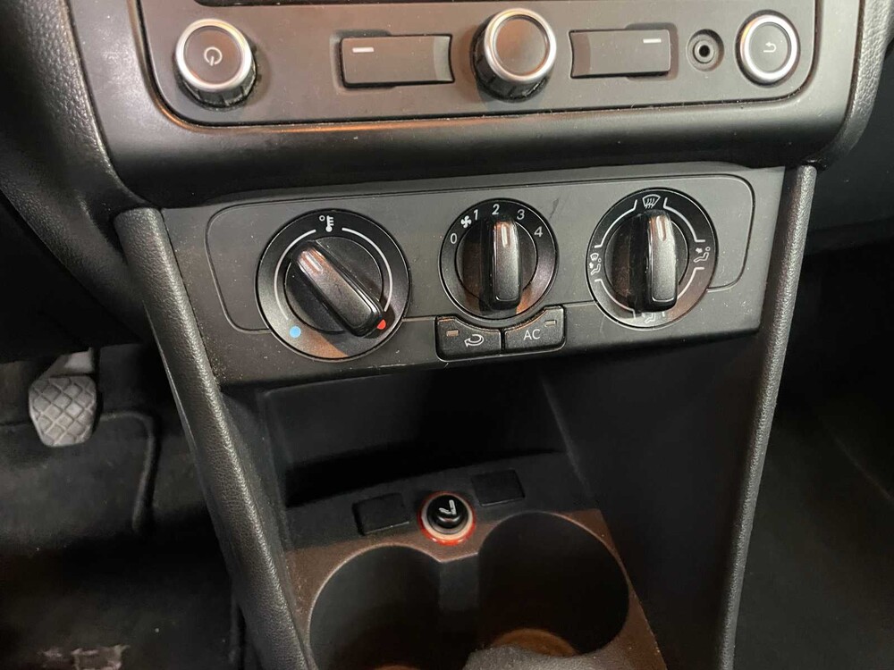  Volkswagen Polo 1.2 Easyline 60hp 2011, 12-SLR-6