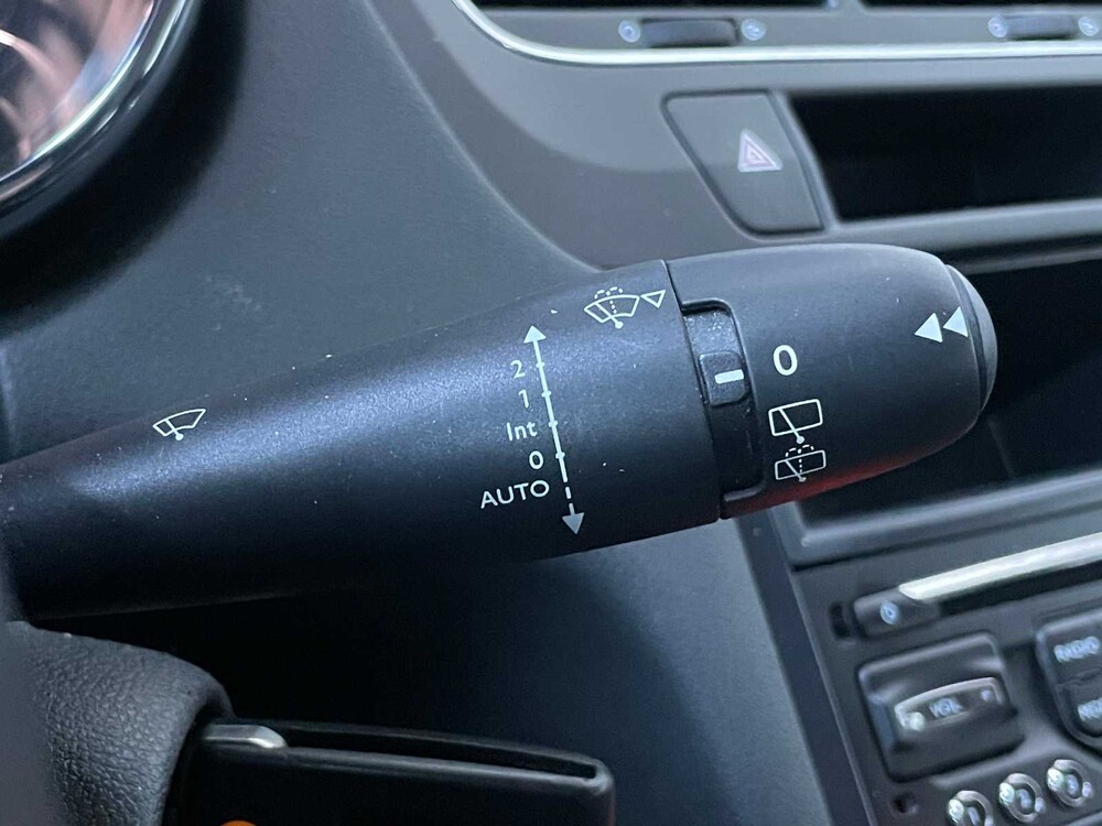 Peugeot 5008 1.6 THP Active 5p. 156PS 2014, 6-TLR-63