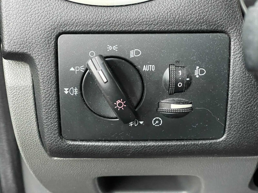  Ford Focus 1.6 Trend 101hp 2008, ZR-800-N