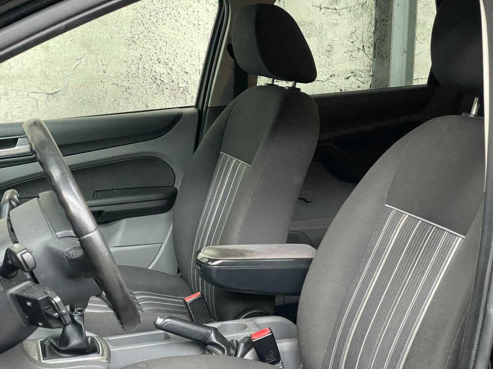  Ford Focus 1.6 Trend 101hp 2008, ZR-800-N