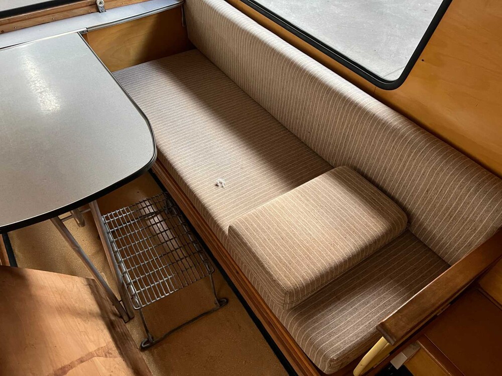 Otton Detectives Caravan