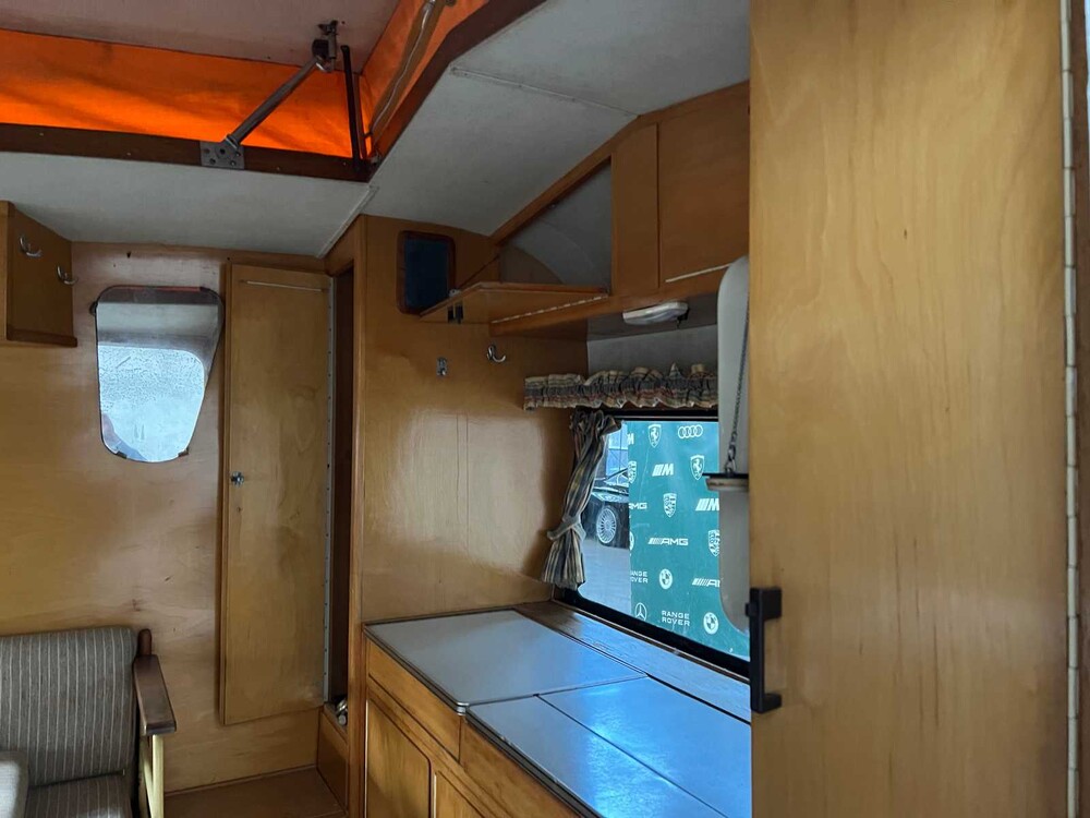 Otton Detectives Caravan