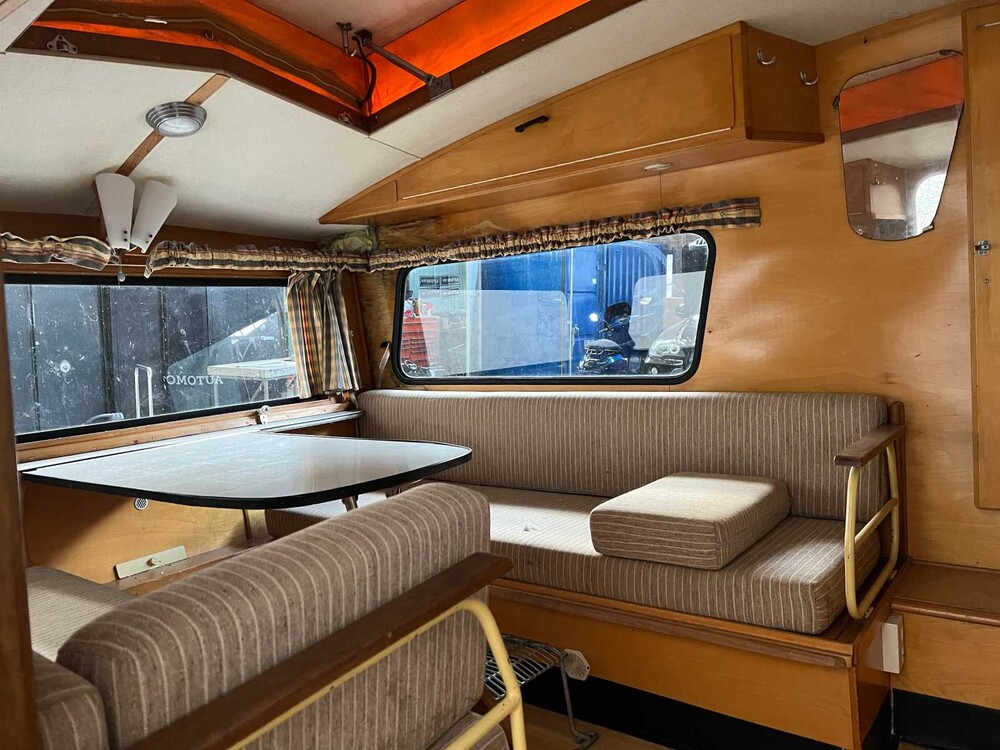 Otton Detectives Caravan