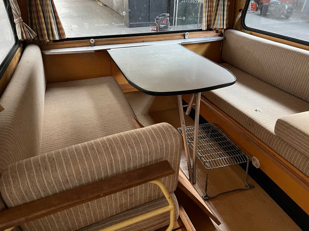 Otton Detectives Caravan