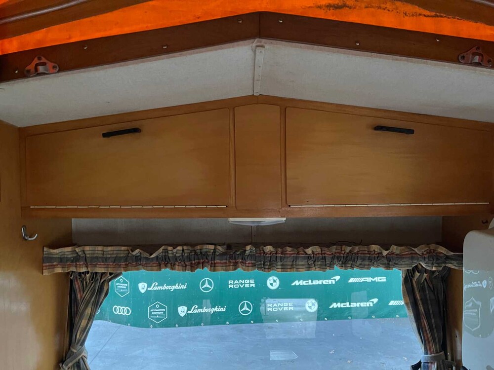 Otton Detectives Caravan