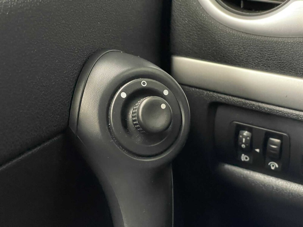 Renault Clio Estate 1.6-16V Dynamique 111hp 2008