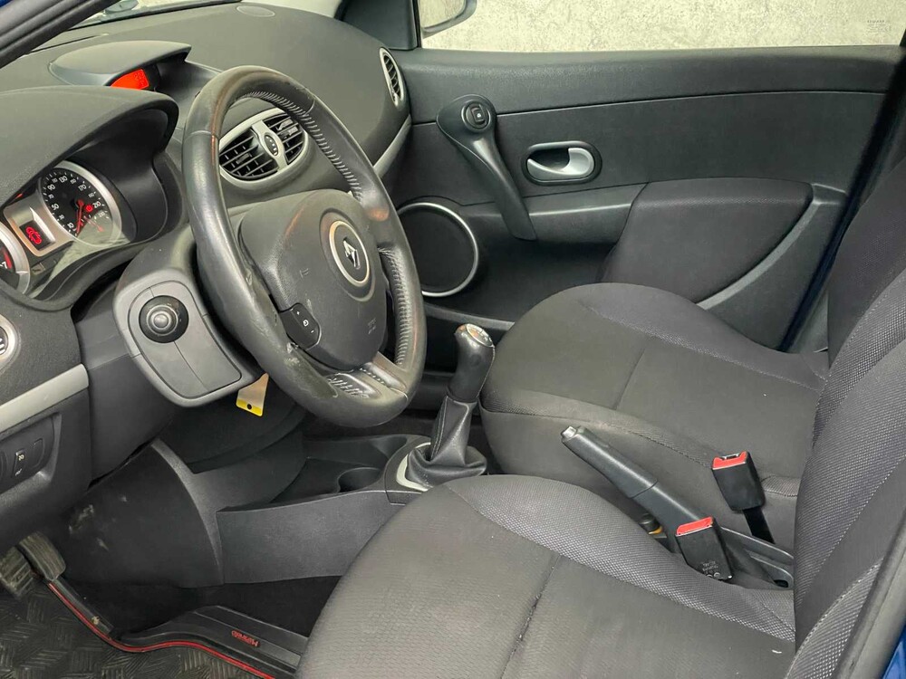 Renault Clio Estate 1.6-16V Dynamique 111hp 2008