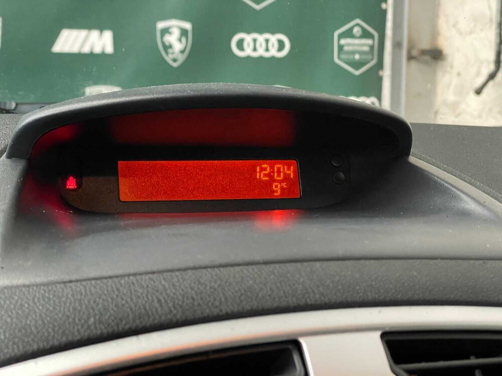 Renault Clio Estate 1.6-16V Dynamique 111hp 2008