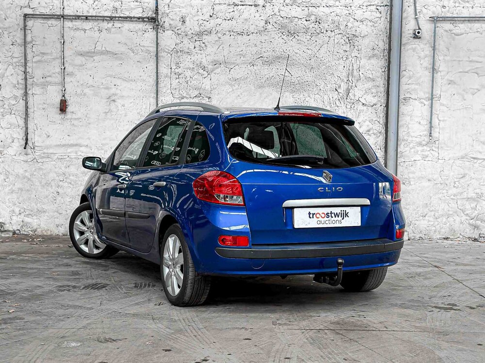 Renault Clio Estate 1.6-16V Dynamique 111hp 2008